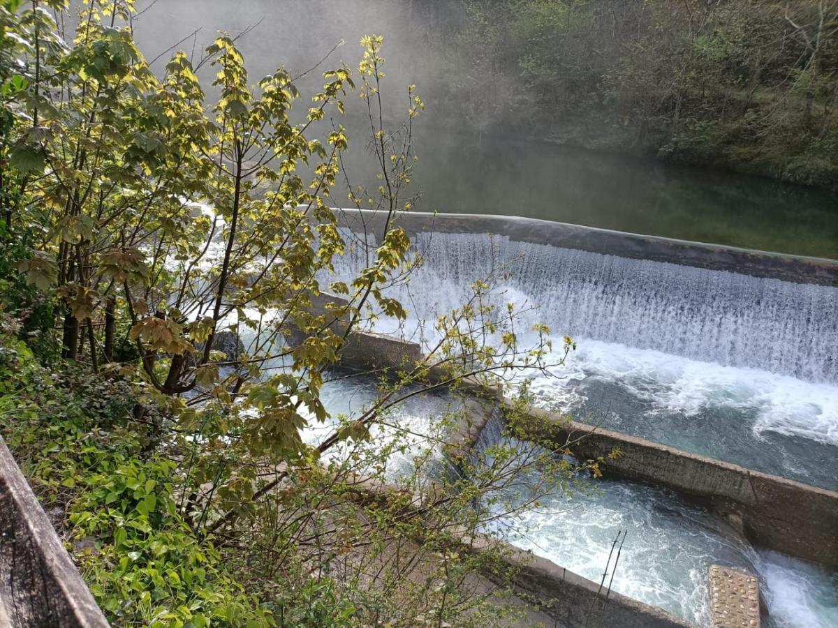 La Salmonera Cangas De Onis Caño Exterior foto