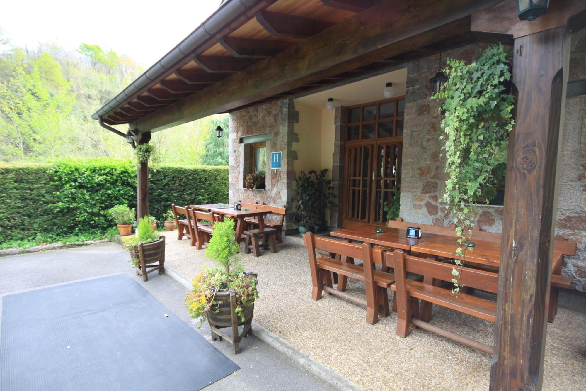 La Salmonera Cangas De Onis Caño Exterior foto