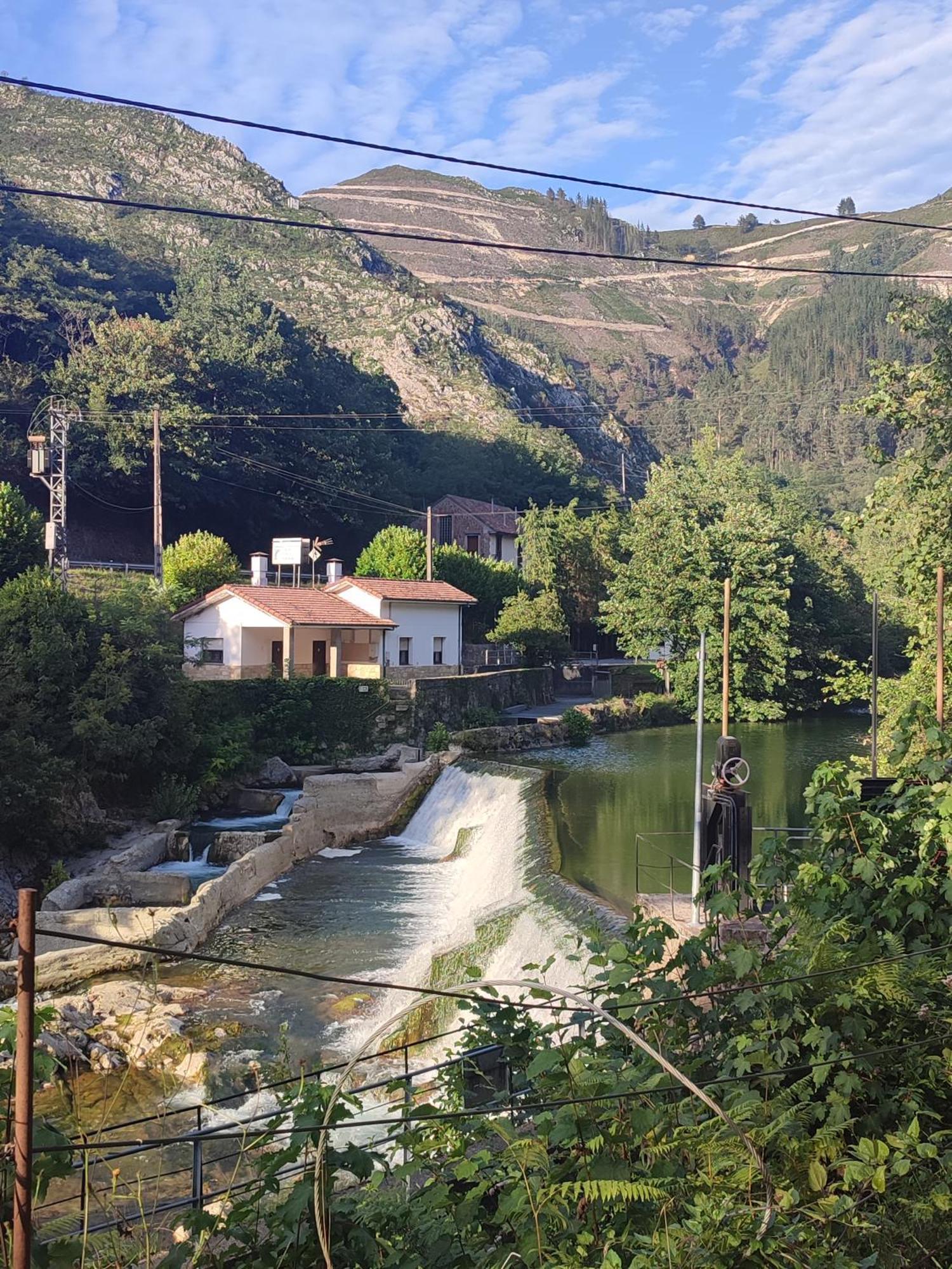 La Salmonera Cangas De Onis Caño Zimmer foto